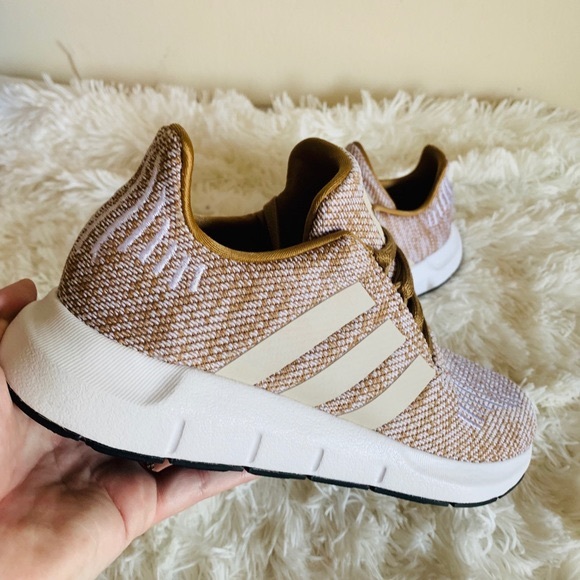 Adidas Swift Run - Picture 4 of 6